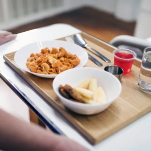 Bättre mat för bättre vård: Nya råd om måltiderna på sjukhus på remiss