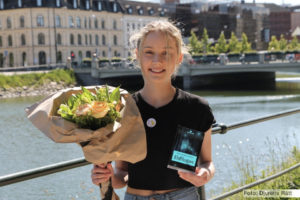 ENGAGEMANG | 15-åriga Ella från Lund vinner Djurens Rätts pris Eldflugan